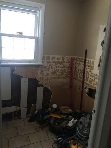 Check out this before photo of a bathroom before the Braendel team came in to make it beautiful.