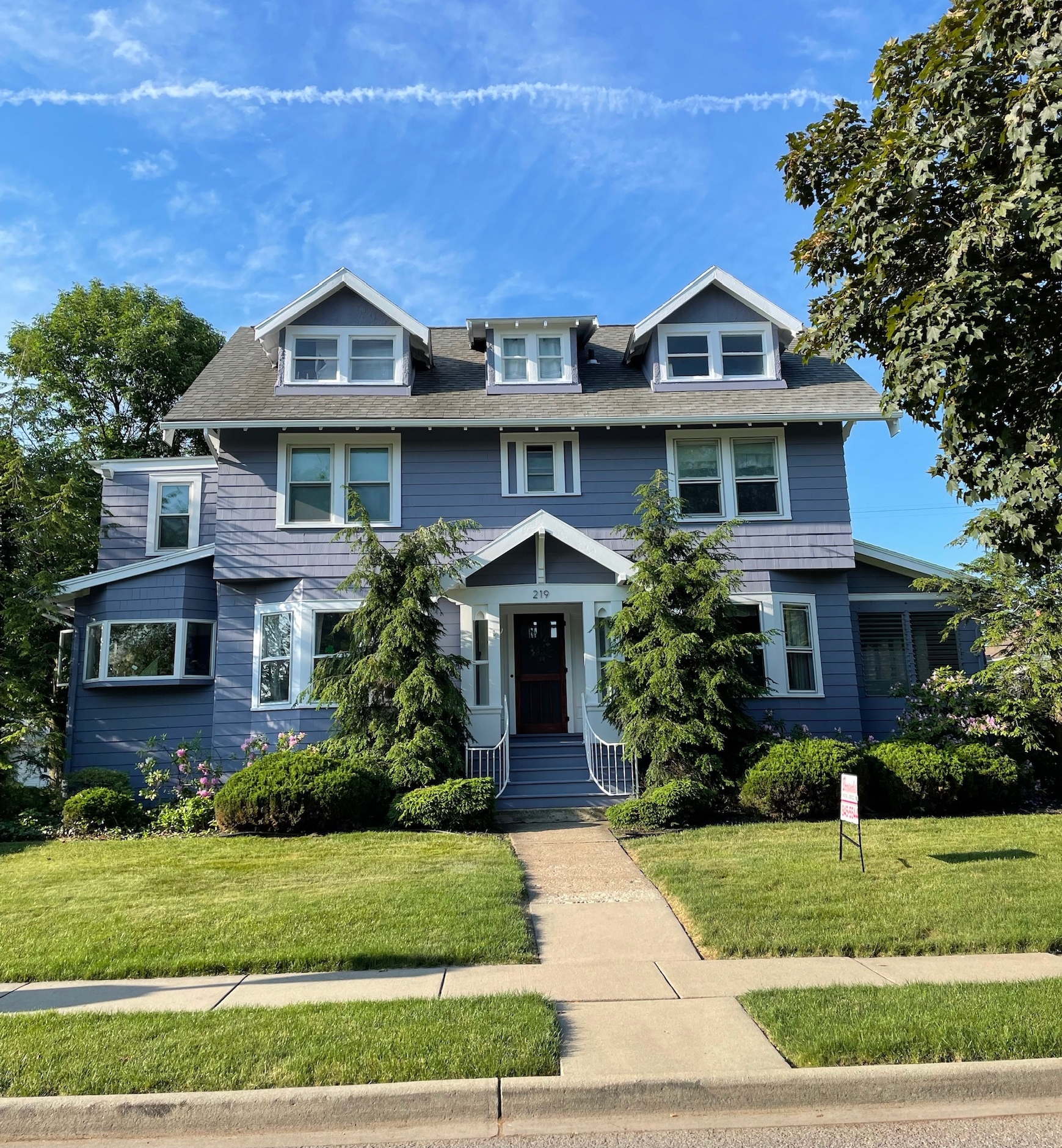 House with new vinyl siding installed by siding contractors in Erie, PA